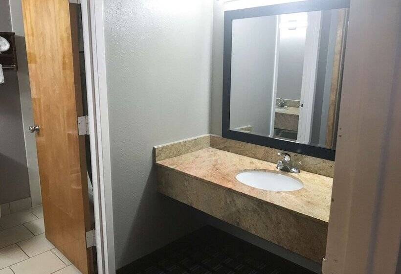 فندق Studio 6 Suites Tupelo, Ms