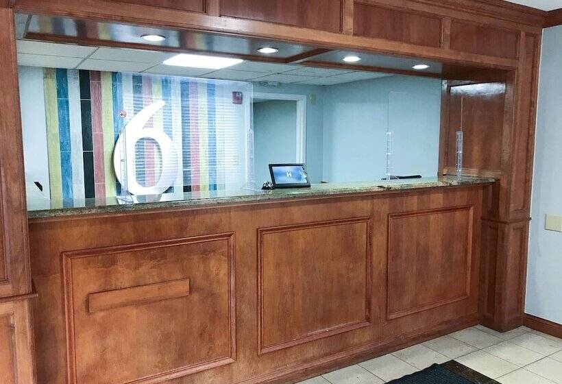 فندق Studio 6 Suites Tupelo, Ms