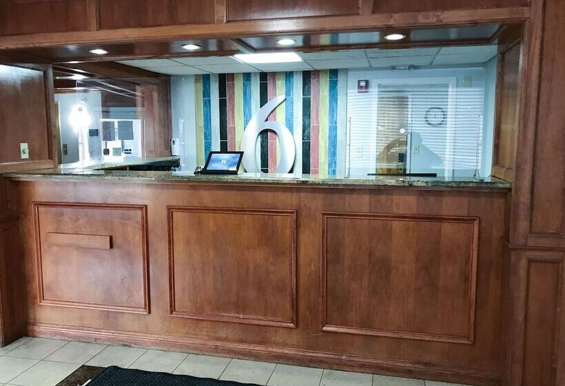 فندق Studio 6 Suites Tupelo, Ms