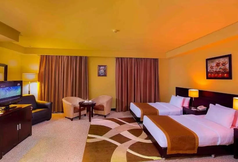 Monroe Hotel & Suites