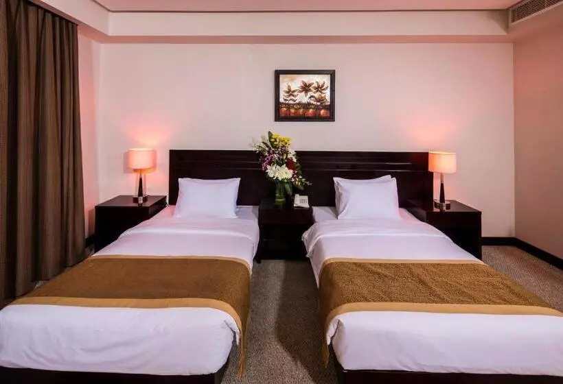 Monroe Hotel & Suites