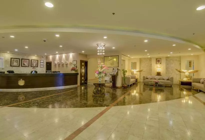 Monroe Hotel & Suites