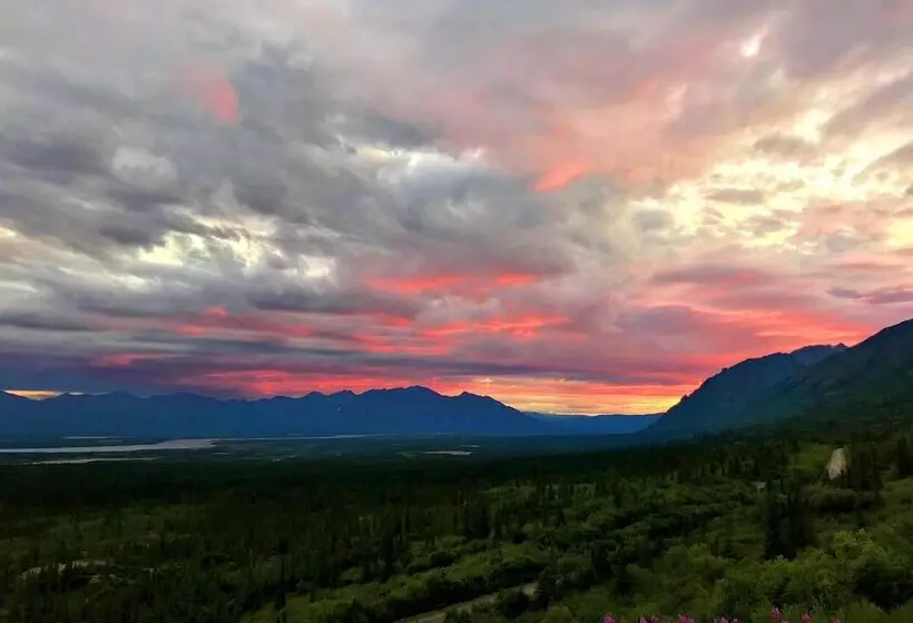 Hotelli Alpine Creek Lodge