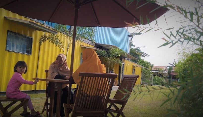 הוסטל Aviano Syariah Backpacker