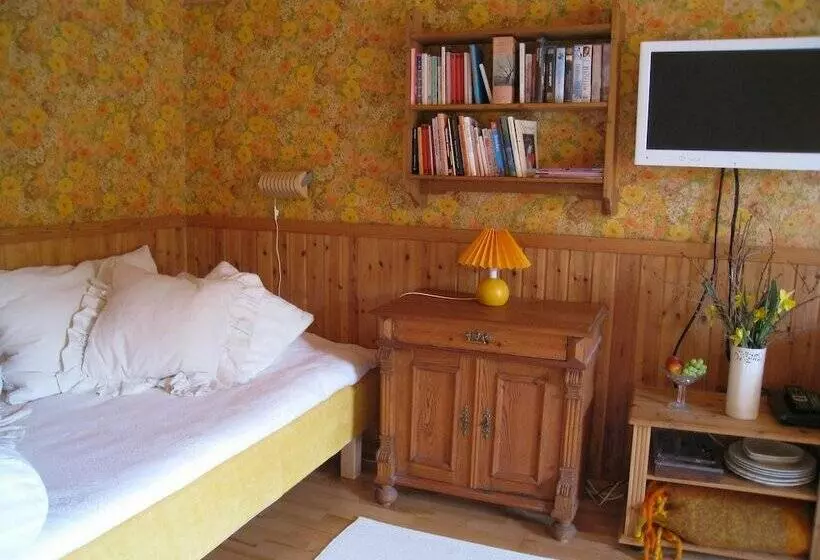 تختخواب و صبحانه Annes Hus