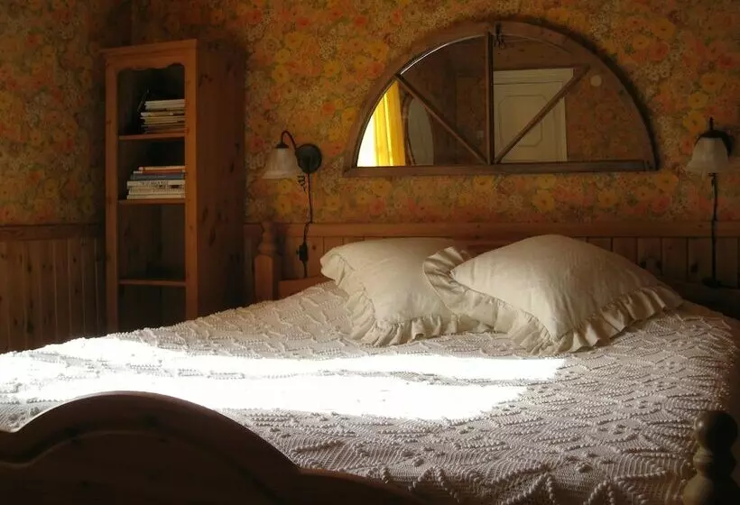 تختخواب و صبحانه Annes Hus