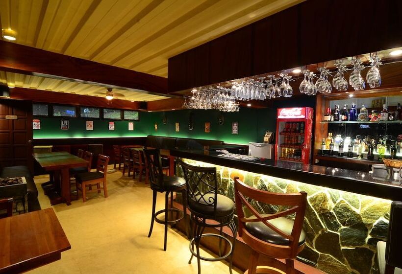 Hotel Dahilayan Forest Park Resort