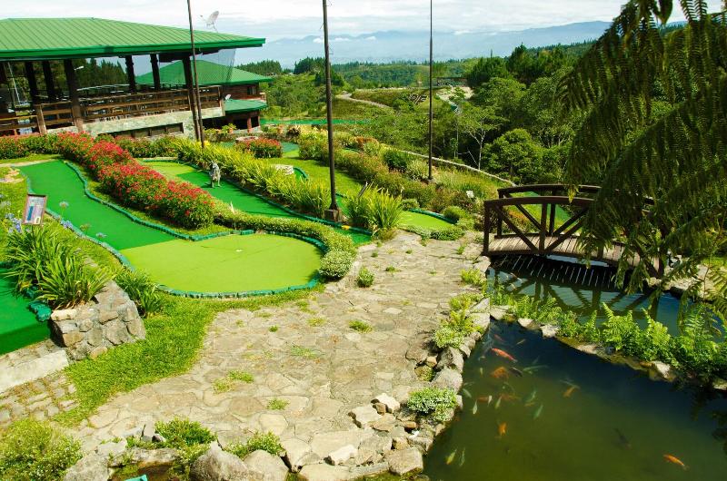 Hotel Dahilayan Forest Park Resort