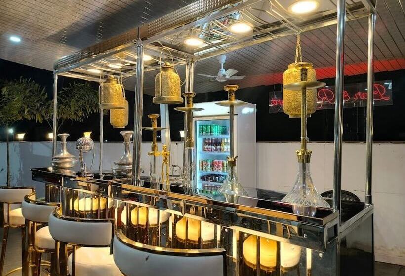 Отель Goa Continental