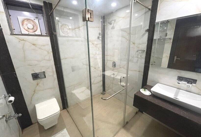 Отель Goa Continental