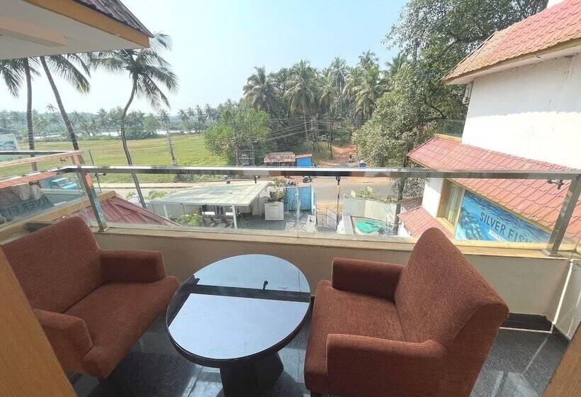 Отель Goa Continental