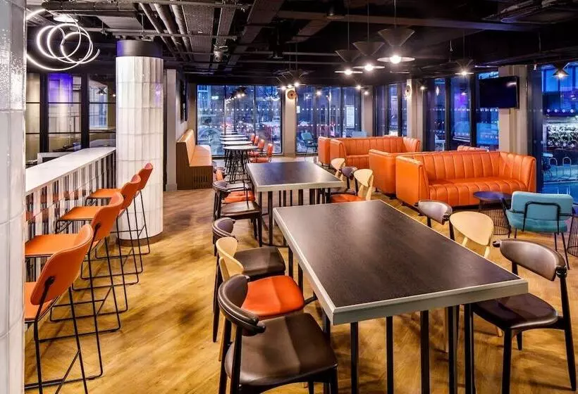 ホテル Spark By Hilton London Romford