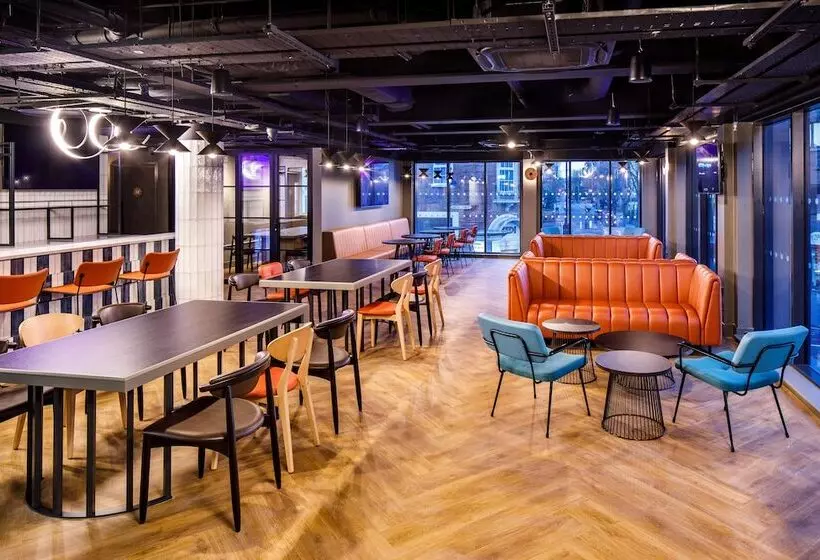 ホテル Spark By Hilton London Romford