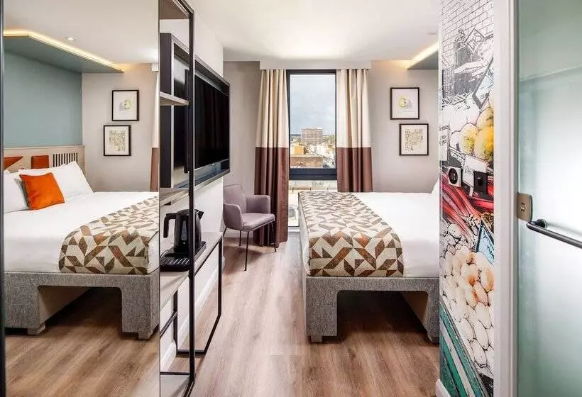 ホテル Spark By Hilton London Romford