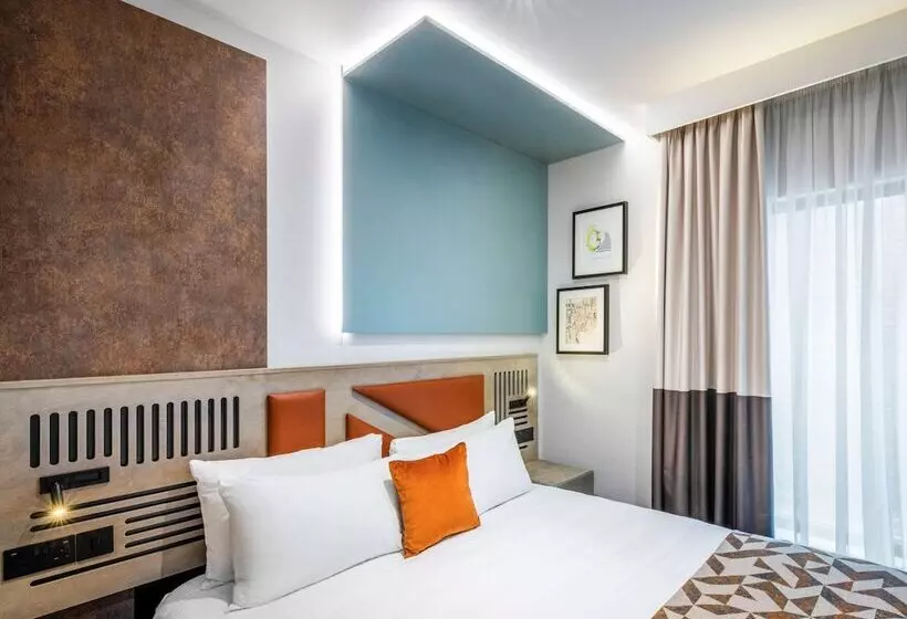 ホテル Spark By Hilton London Romford