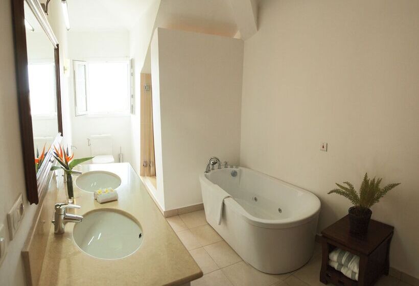 هتل Maison D'hôtes Coignet