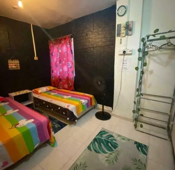 هتل Pesona Backpackers Inn