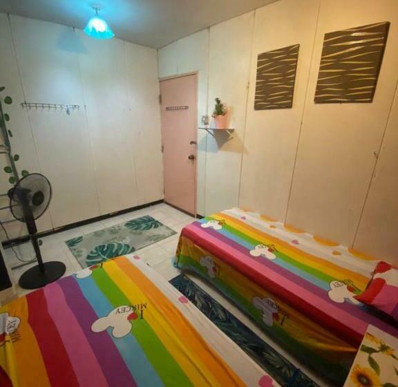 בית מלון כפרי Pesona Backpackers Inn