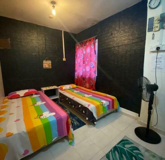 בית מלון כפרי Pesona Backpackers Inn