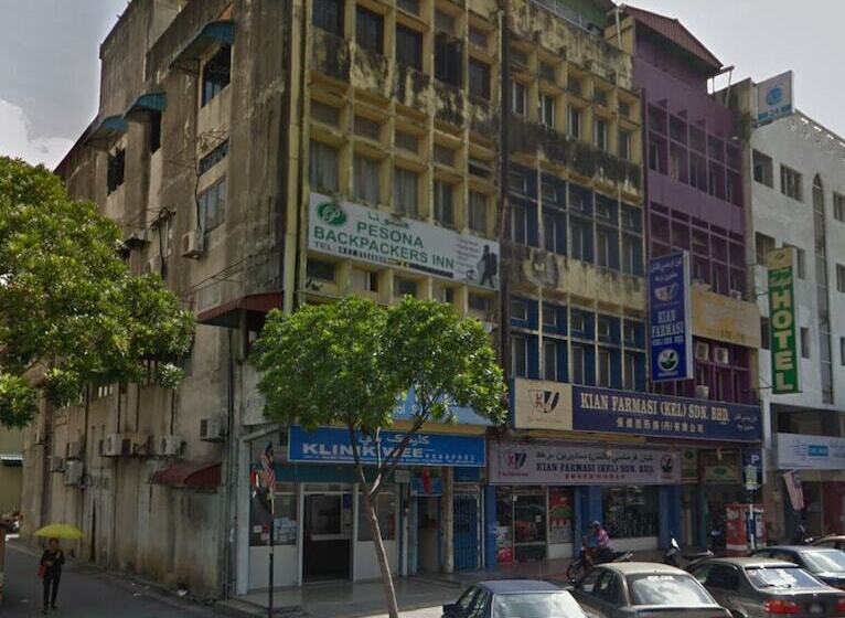 בית מלון כפרי Pesona Backpackers Inn