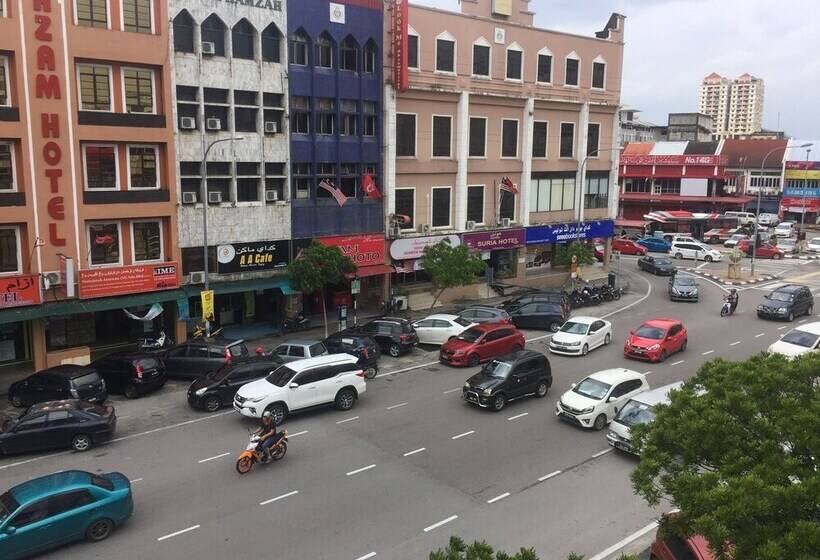 בית מלון כפרי Pesona Backpackers Inn