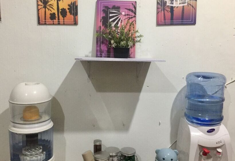 בית מלון כפרי Pesona Backpackers Inn