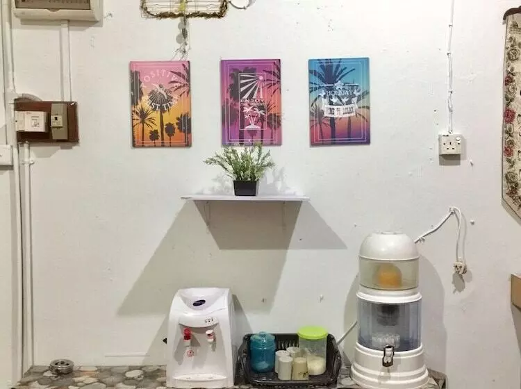 هتل Pesona Backpackers Inn