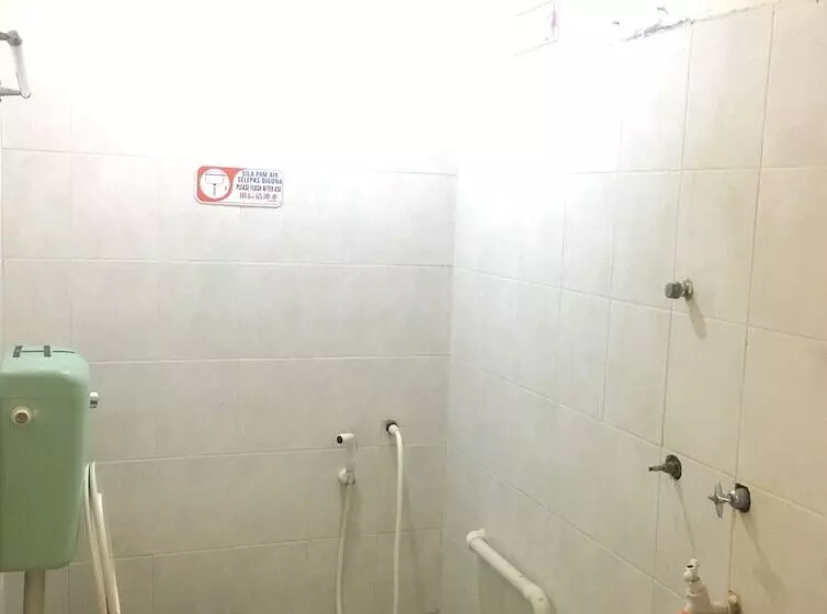 هتل Pesona Backpackers Inn