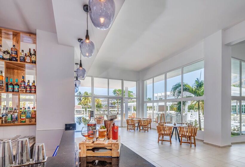 هتل Sol Caribe Beach