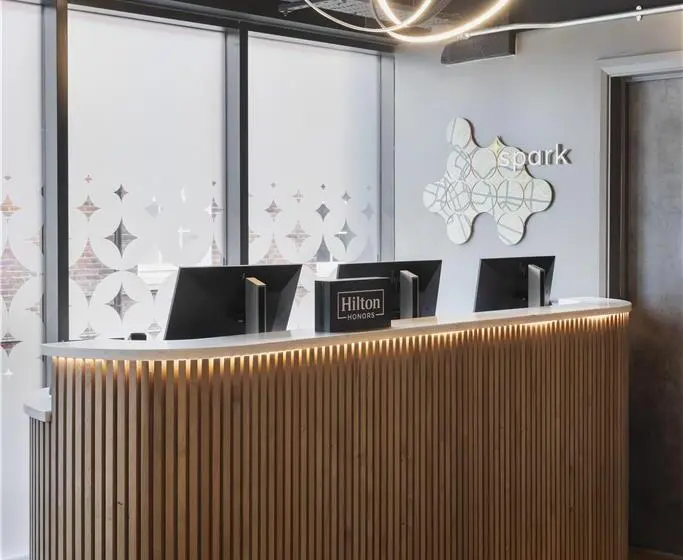ホテル Spark By Hilton London Romford