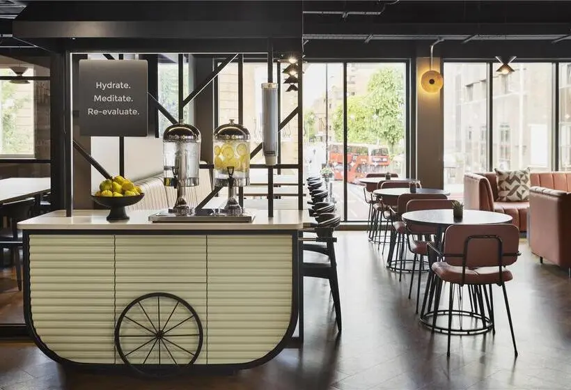ホテル Spark By Hilton London Romford