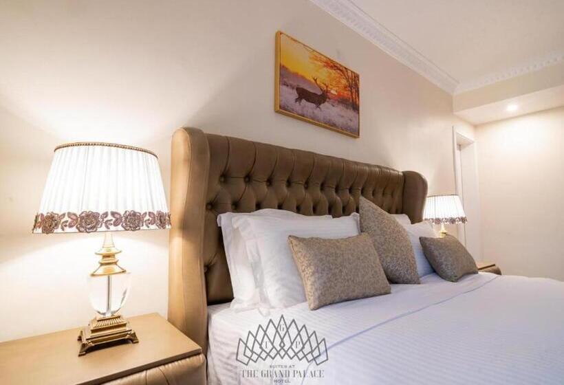 هتل The Grand Palace