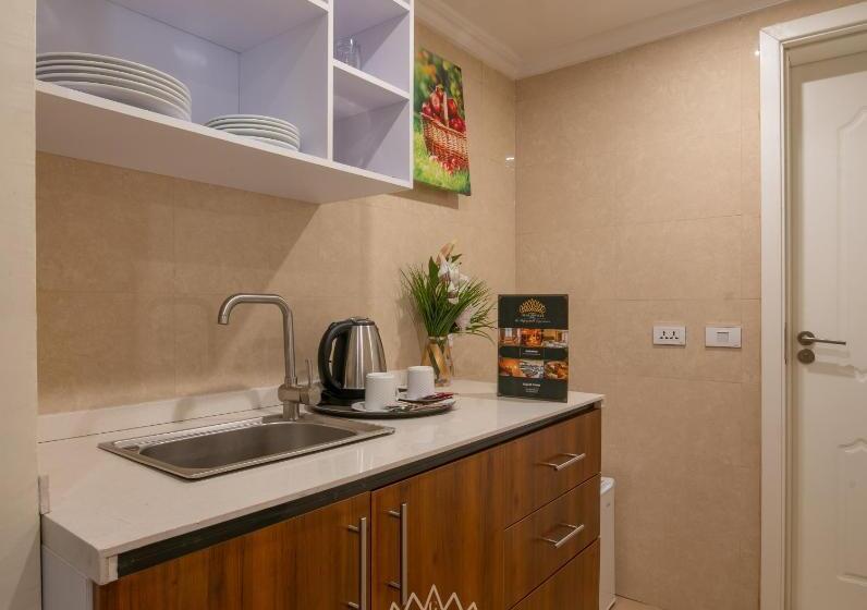 هتل The Grand Palace