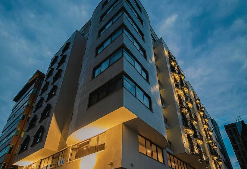 هتل The Grand Palace