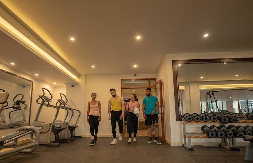 هتل The Grand Palace