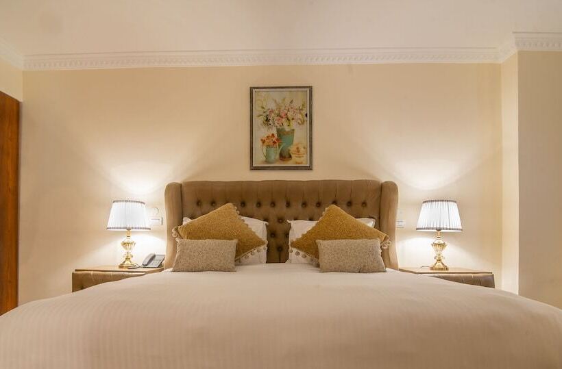 هتل The Grand Palace