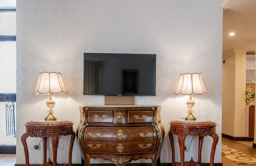 هتل The Grand Palace