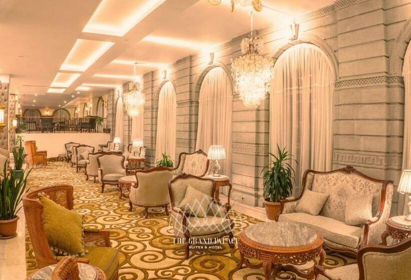 هتل The Grand Palace