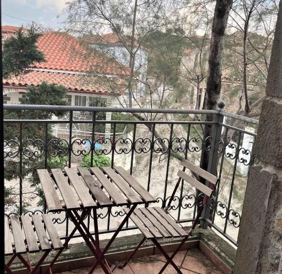 ホテル The Varos Residences