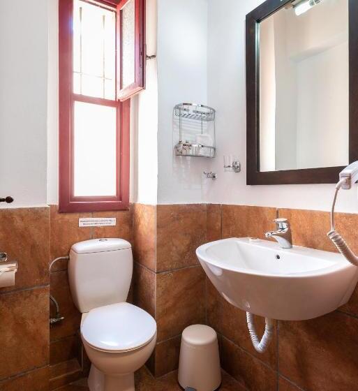 ホテル The Varos Residences