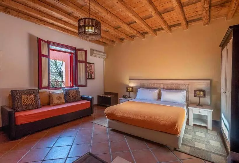 هتل The Varos Residences