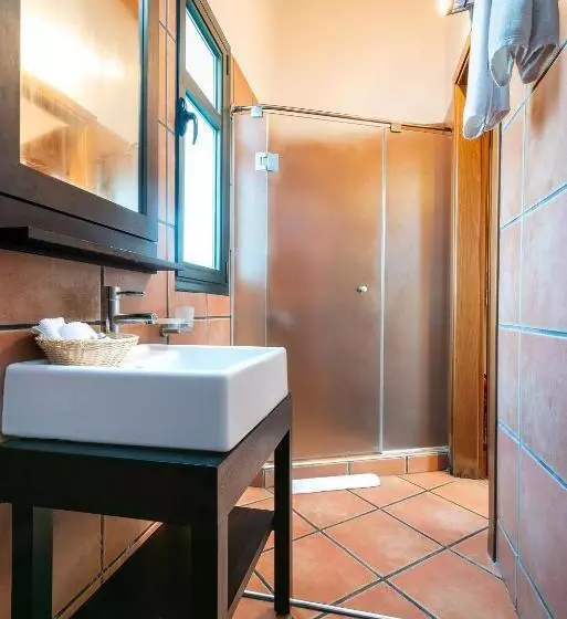 هتل The Varos Residences