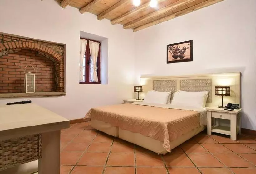 هتل The Varos Residences