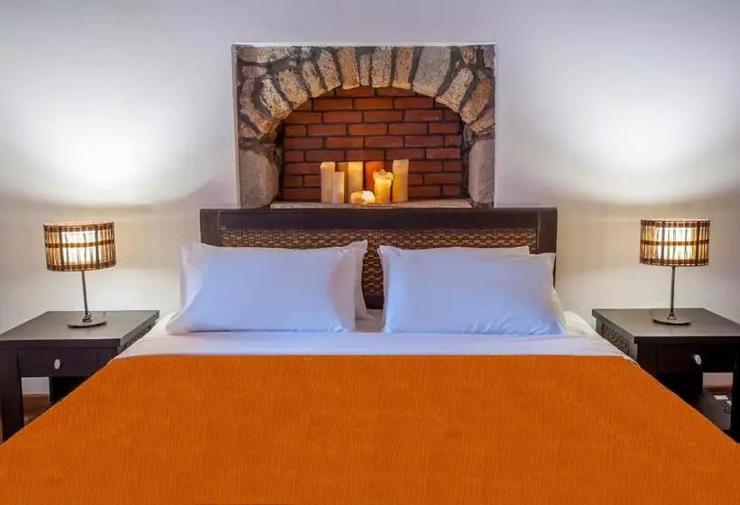 هتل The Varos Residences