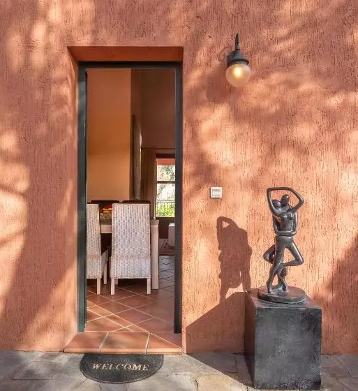 هتل The Varos Residences