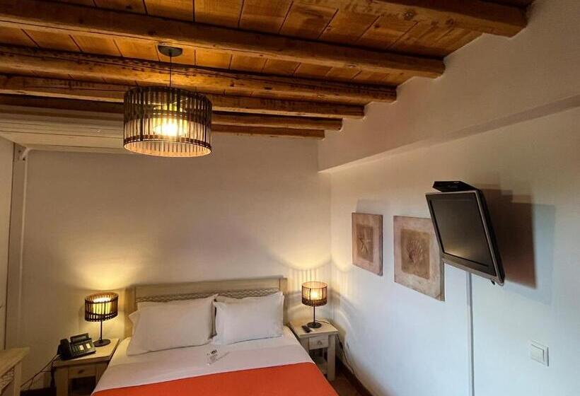 ホテル The Varos Residences