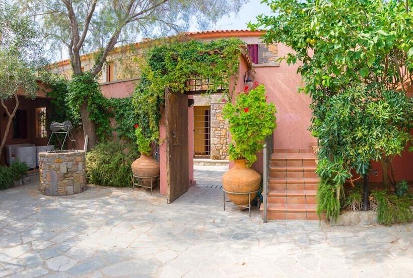 ホテル The Varos Residences