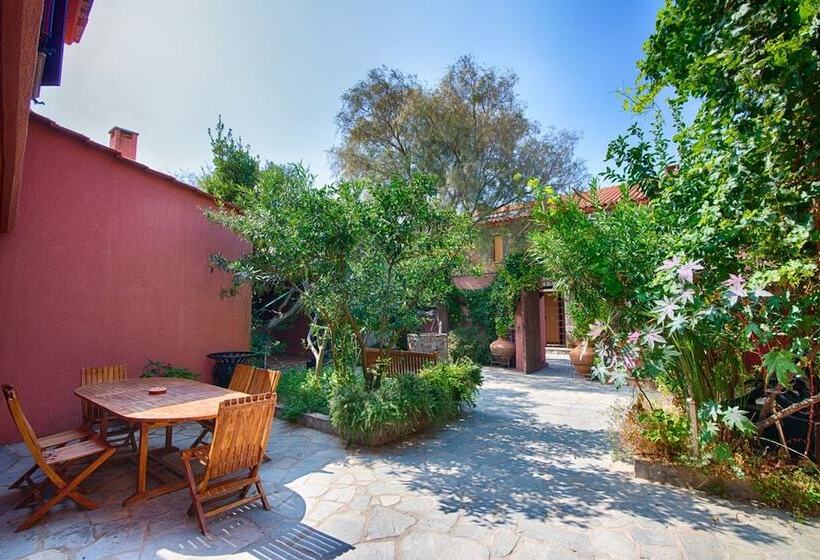 ホテル The Varos Residences