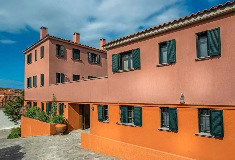 هتل The Varos Residences