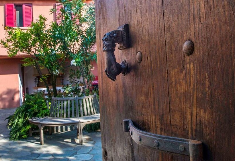 ホテル The Varos Residences